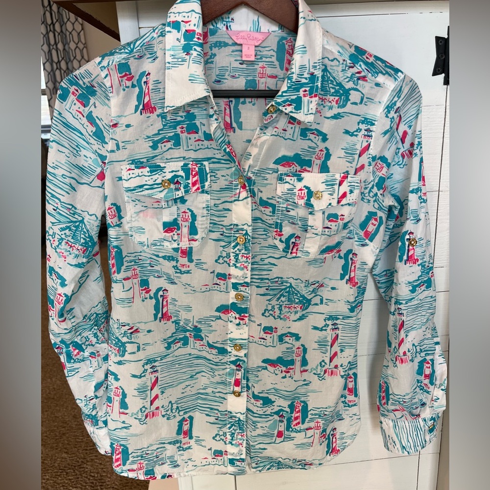 LILLY PULITZER Watch Out Lighthouse Print Cruiser Shirt size 2 - Picture 2 of 6